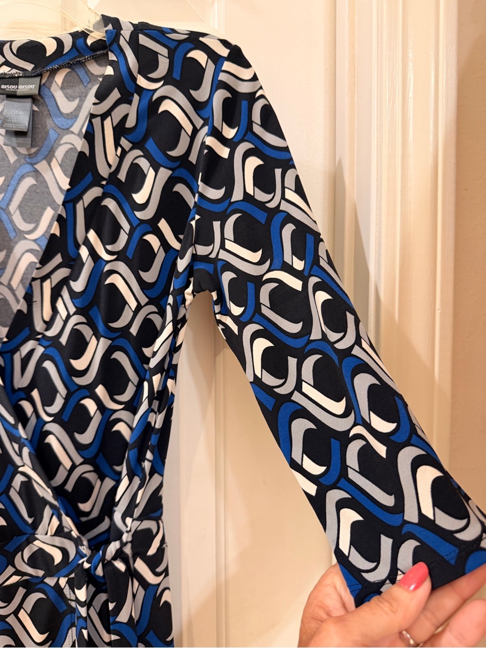 Bisou Bisou Knit Wrap Dress, Black Blue White, Long Sleeve, Tie at Waist, Sz 4 - Picture 8 of 16